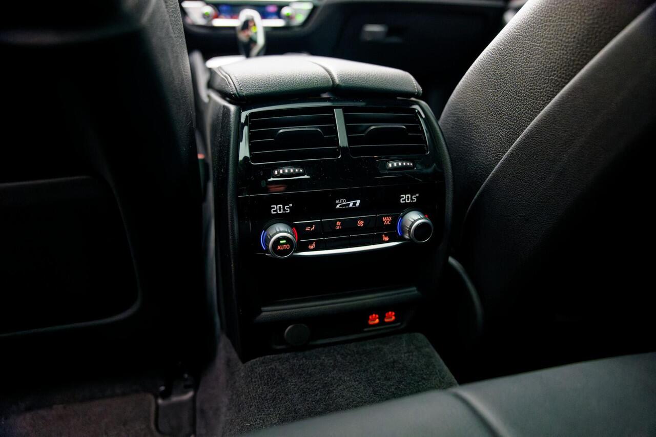 BMW 5-SERIE Touring 540d xDrive M-Sport Stoelventilatie, Panoramadak, H/K Geluidsinstallatie, Active steering, Key less Entry, Apple carPlay, Camera, Stoelverw. V+A