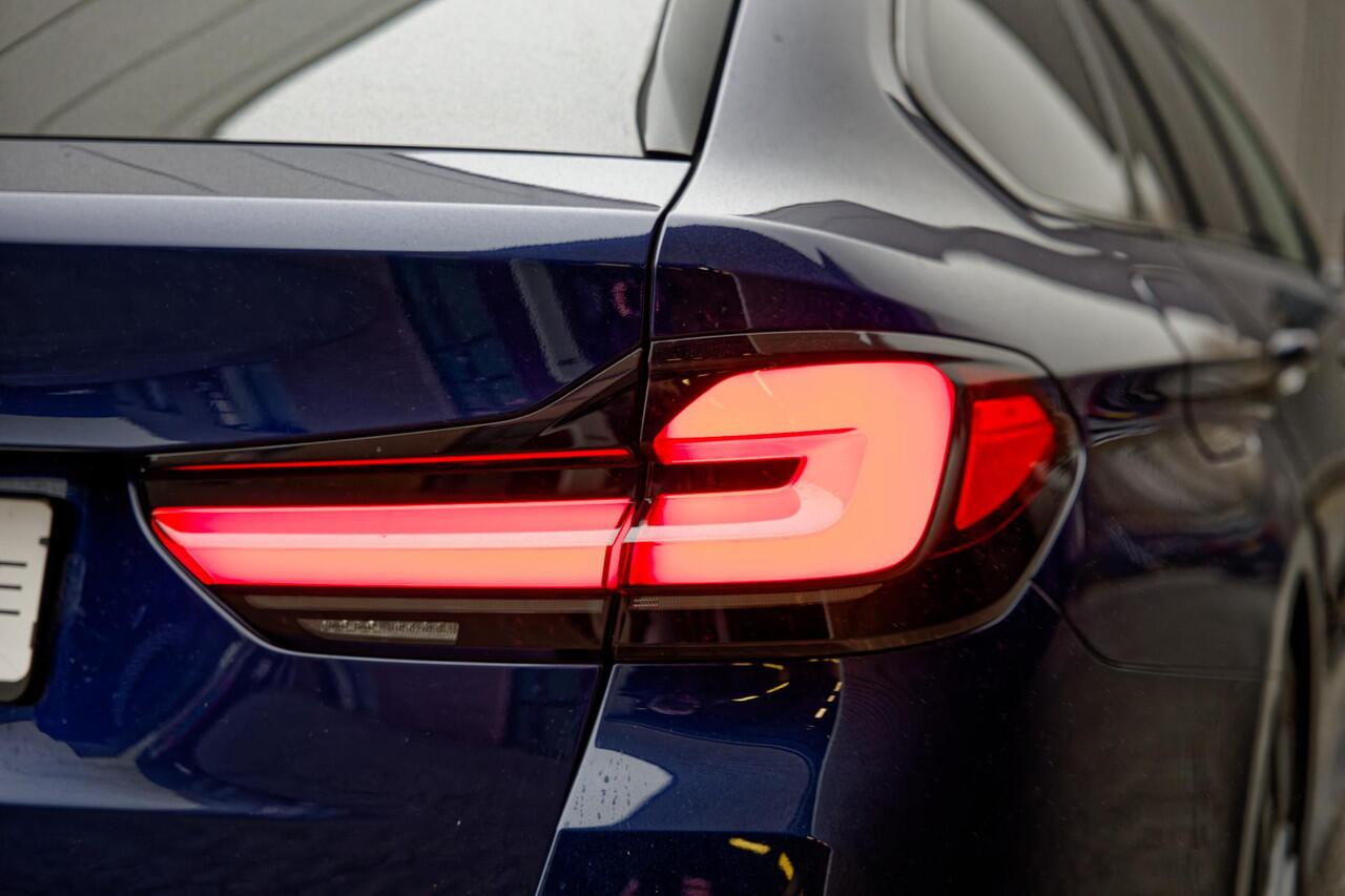 BMW 5-SERIE Touring 540d xDrive M-Sport Stoelventilatie, Panoramadak, H/K Geluidsinstallatie, Active steering, Key less Entry, Apple carPlay, Camera, Stoelverw. V+A