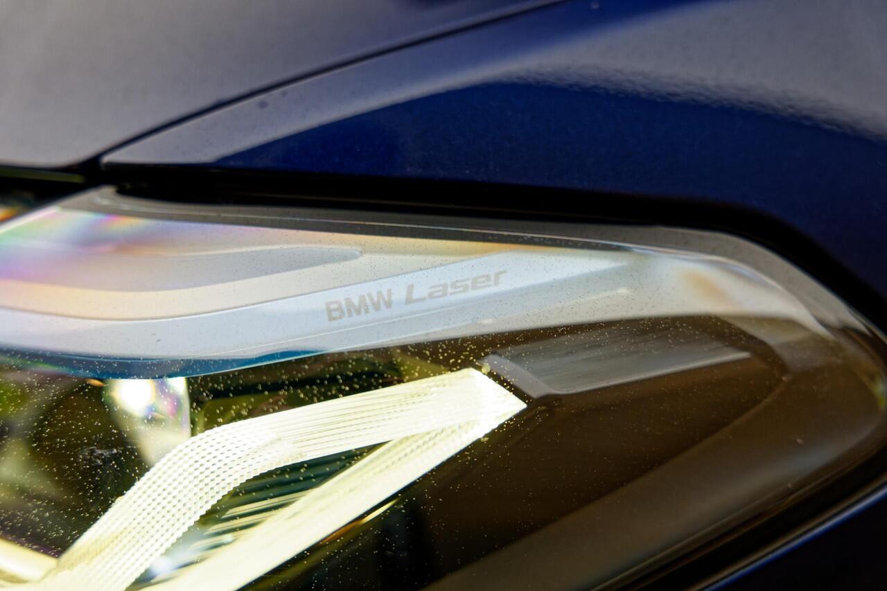 BMW 5-SERIE Touring 540d xDrive M-Sport Stoelventilatie, Panoramadak, H/K Geluidsinstallatie, Active steering, Key less Entry, Apple carPlay, Camera, Stoelverw. V+A