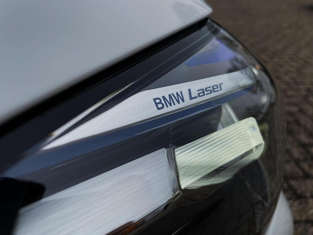 BMW 5-SERIE 540i High Executive M-Sport / Pano / HUD / ACC