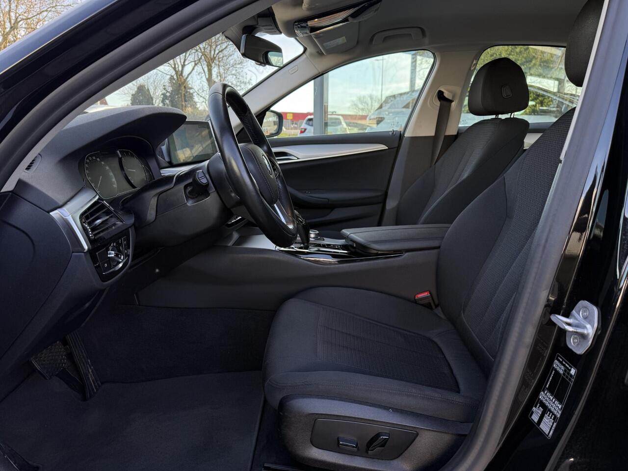 BMW 5-SERIE Aut. 520i Executive Ed. | Navi | Xenon-Led | ECC | Apple Carplay |