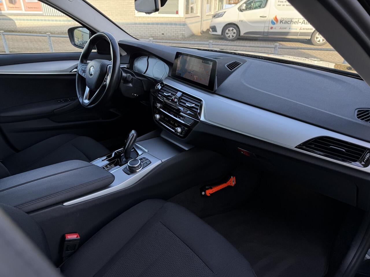 BMW 5-SERIE Aut. 520i Executive Ed. | Navi | Xenon-Led | ECC | Apple Carplay |