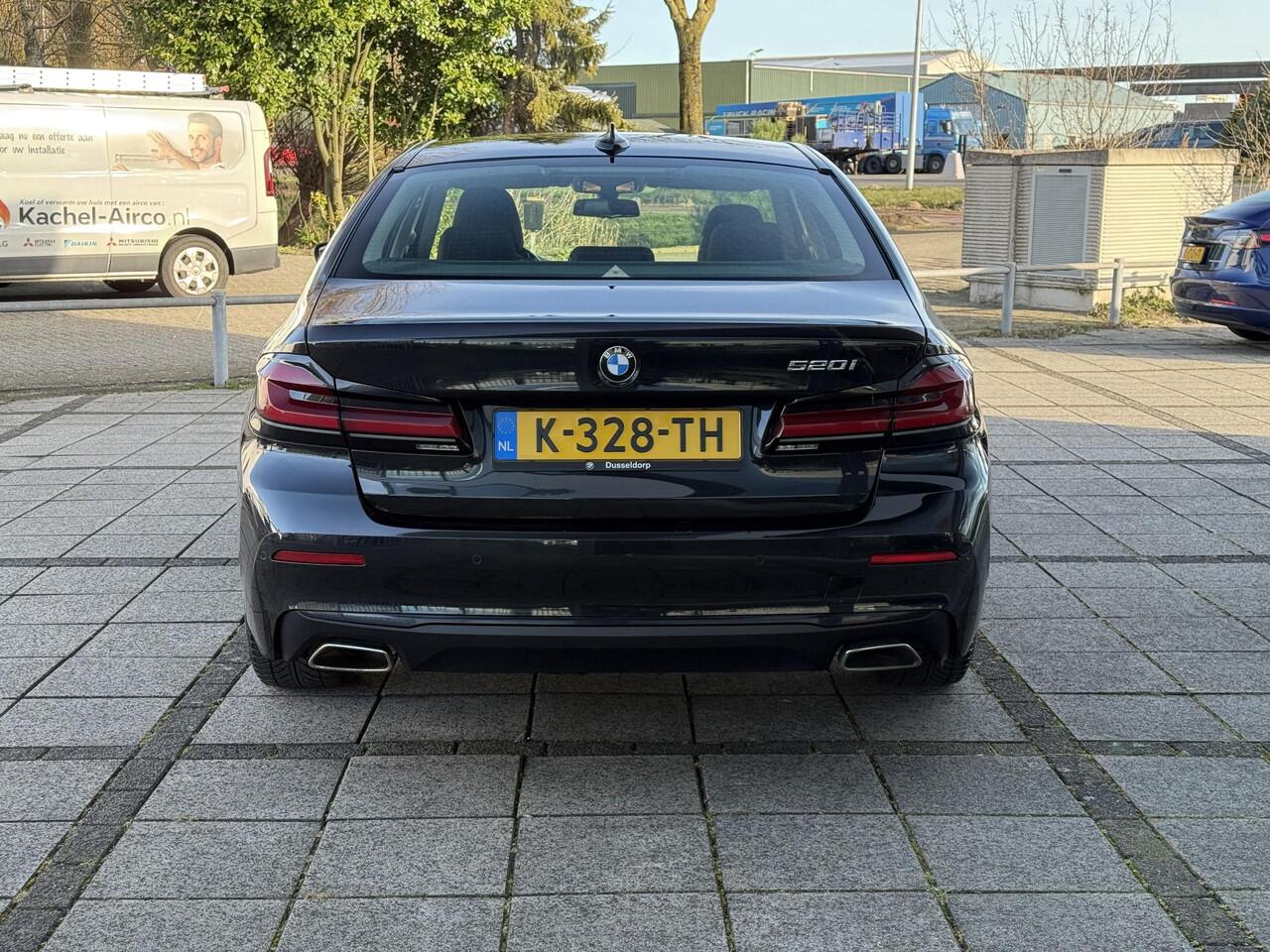 BMW 5-SERIE Aut. 520i Executive Ed. | Navi | Xenon-Led | ECC | Apple Carplay |