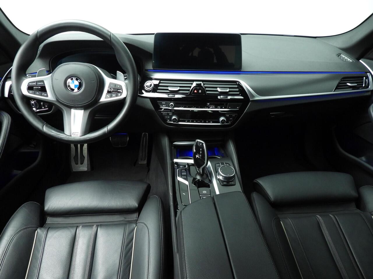 BMW 5-SERIE Sedan 530i | M-Sportpakket | Laserlicht | Leder | Navigatie | Comfortzetels | Stoelverwarming | DAB | Hifi speakers | Alu 18 inch