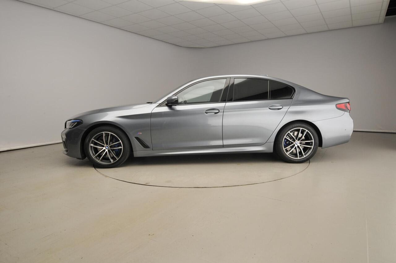 BMW 5-SERIE Sedan 530i | M-Sportpakket | Laserlicht | Leder | Navigatie | Comfortzetels | Stoelverwarming | DAB | Hifi speakers | Alu 18 inch