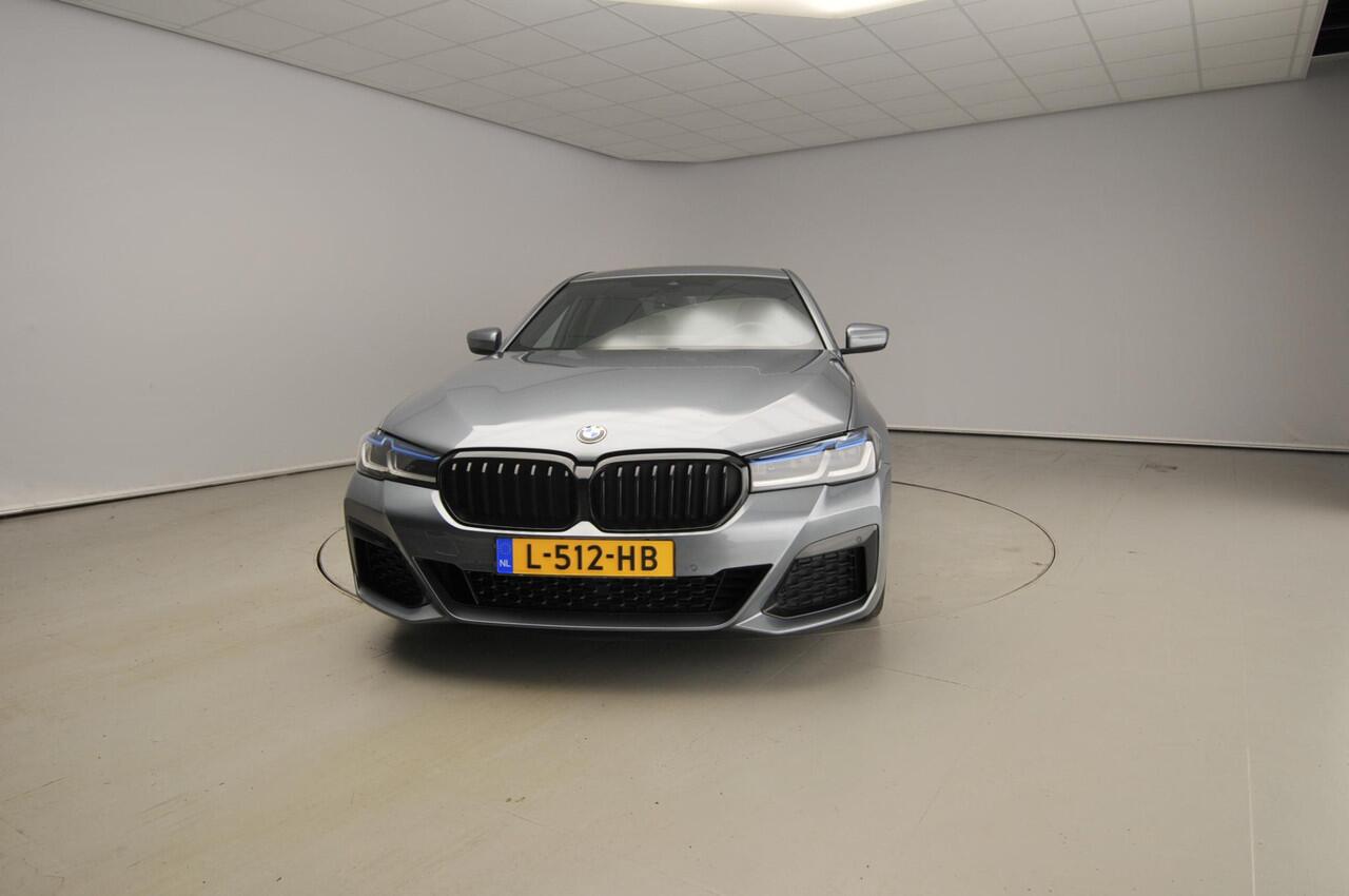 BMW 5-SERIE Sedan 530i | M-Sportpakket | Laserlicht | Leder | Navigatie | Comfortzetels | Stoelverwarming | DAB | Hifi speakers | Alu 18 inch