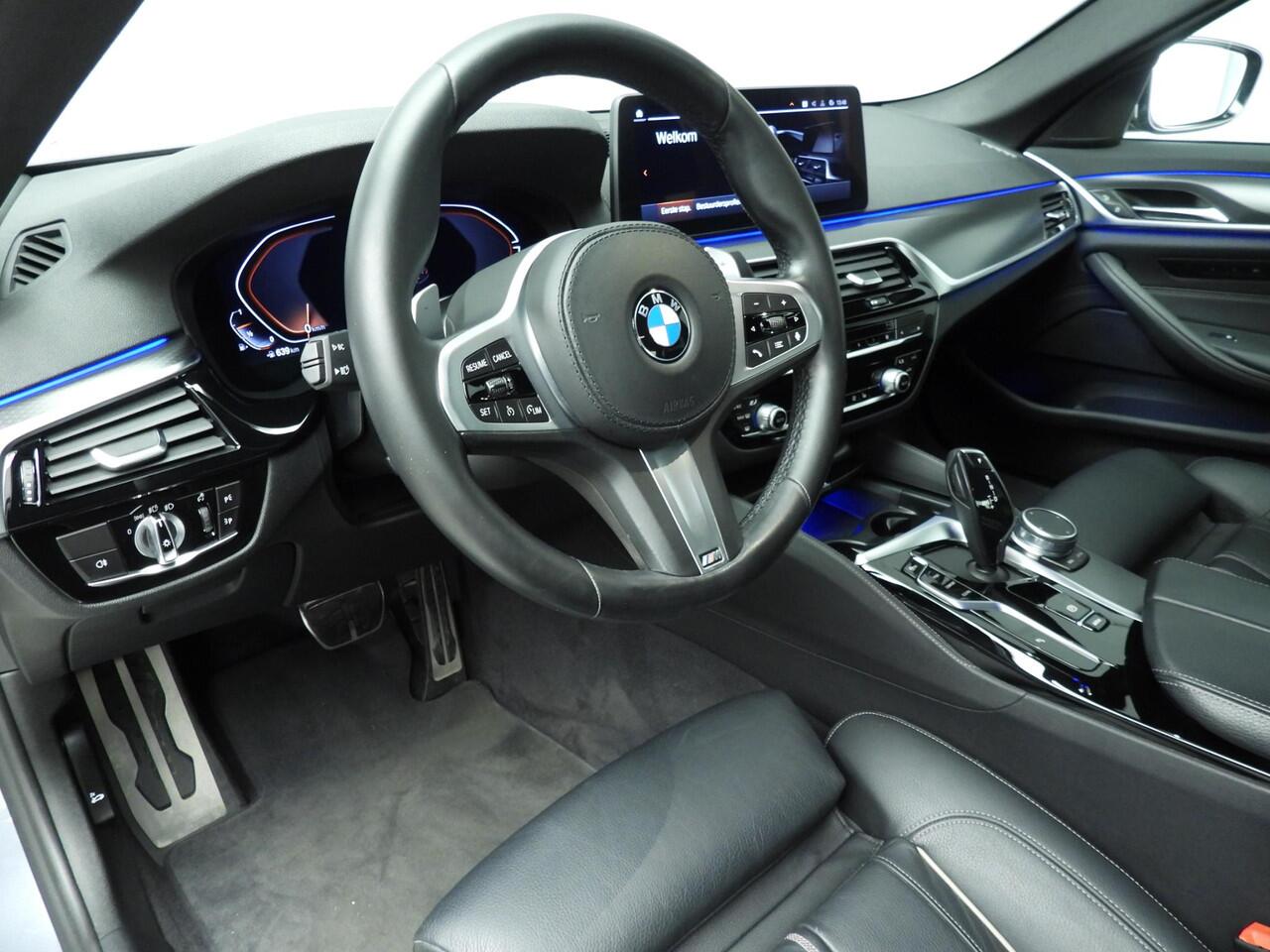 BMW 5-SERIE Sedan 530i | M-Sportpakket | Laserlicht | Leder | Navigatie | Comfortzetels | Stoelverwarming | DAB | Hifi speakers | Alu 18 inch