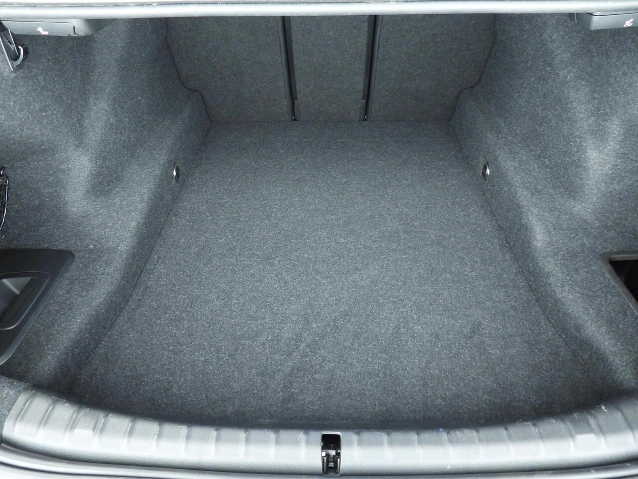 BMW 5-SERIE Sedan 530i | M-Sportpakket | Laserlicht | Leder | Navigatie | Comfortzetels | Stoelverwarming | DAB | Hifi speakers | Alu 18 inch