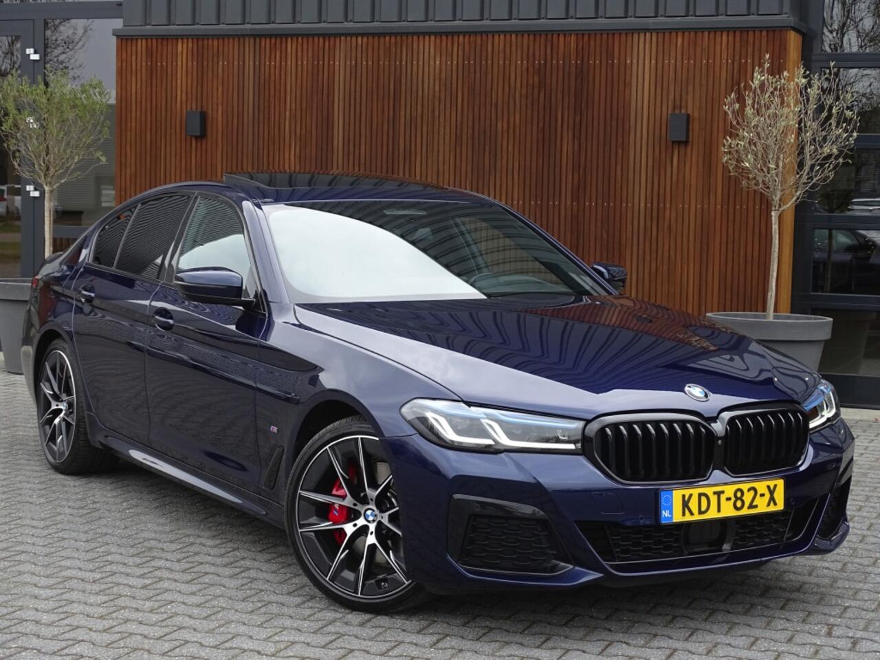 BMW 5-SERIE 530e 292PK X-Drive M-Sport / Softclose / Individual / 360° / M-S