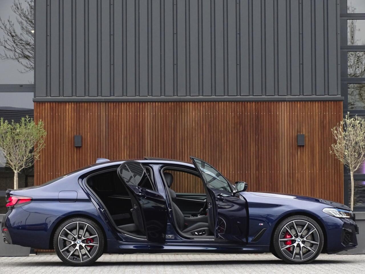 BMW 5-SERIE 530e 292PK X-Drive M-Sport / Softclose / Individual / 360° / M-S