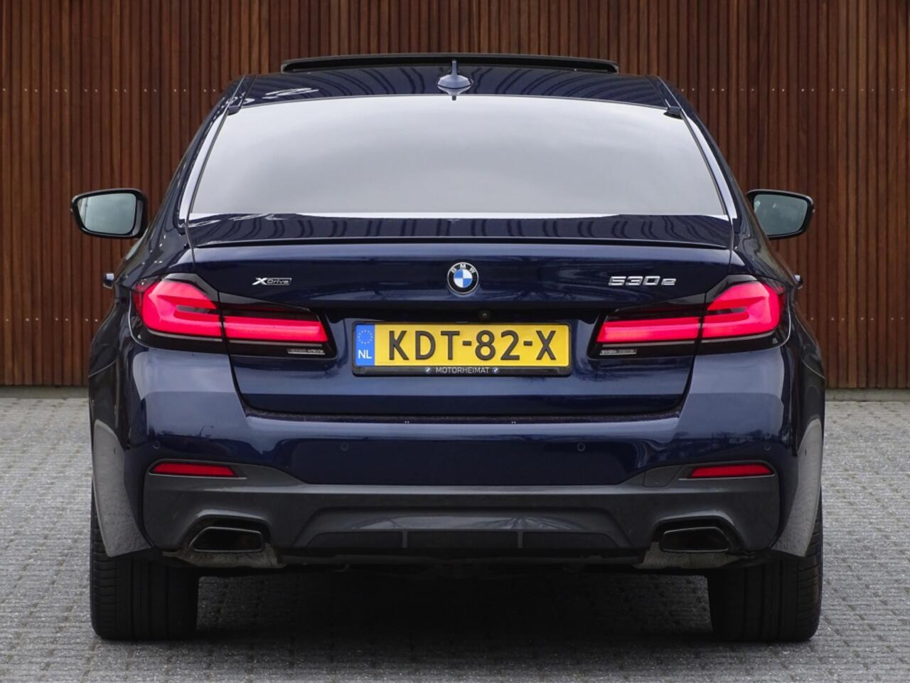 BMW 5-SERIE 530e 292PK X-Drive M-Sport / Softclose / Individual / 360° / M-S