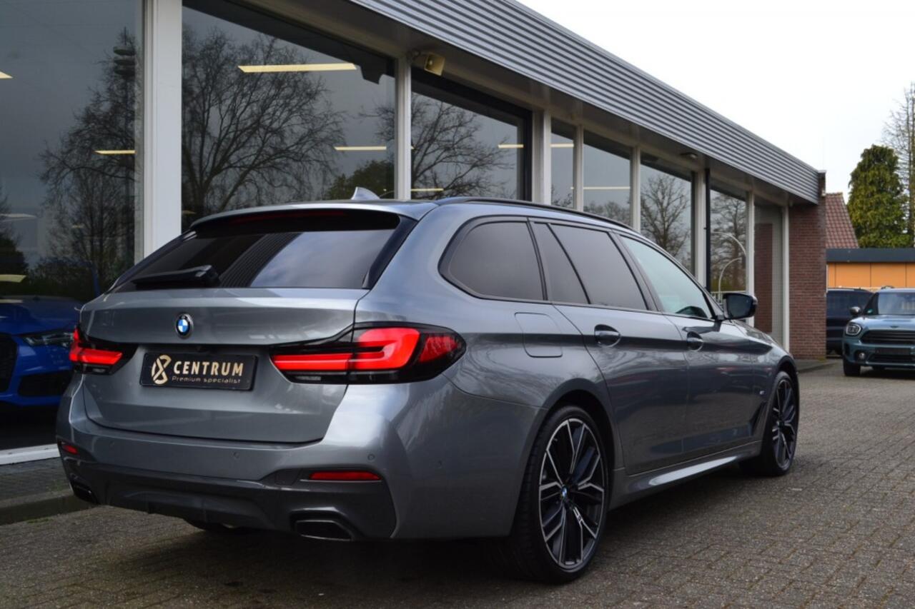 BMW 5-SERIE 530d xDrive M-Sport / Pano / standkachel / vol