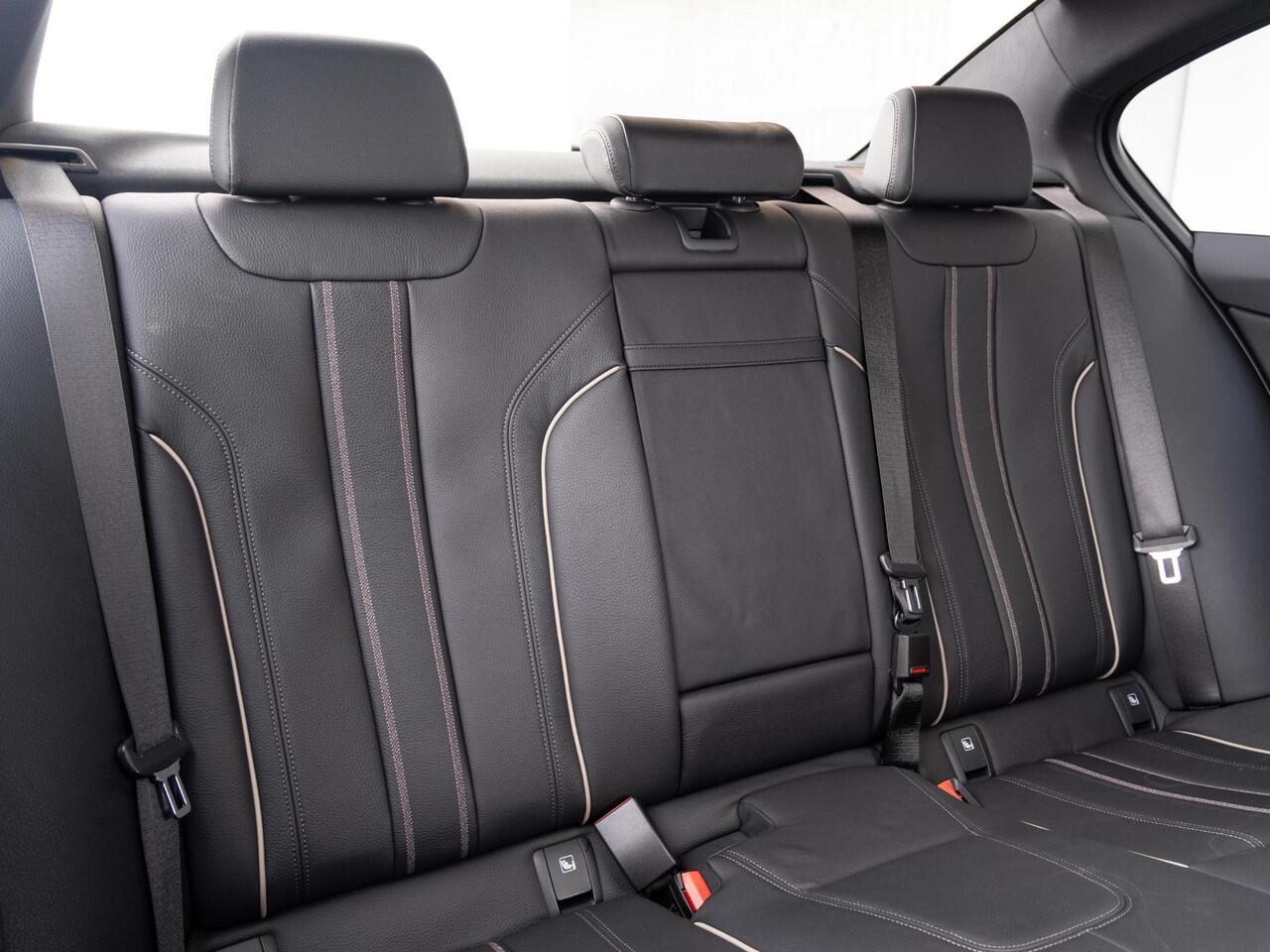 BMW 5-SERIE Sedan 520e | High Executive | M Sportpakket | Verwarmd Stuurwiel | Schuif-/kanteldak | Stoelverwarming | Head-Up Display | 19''