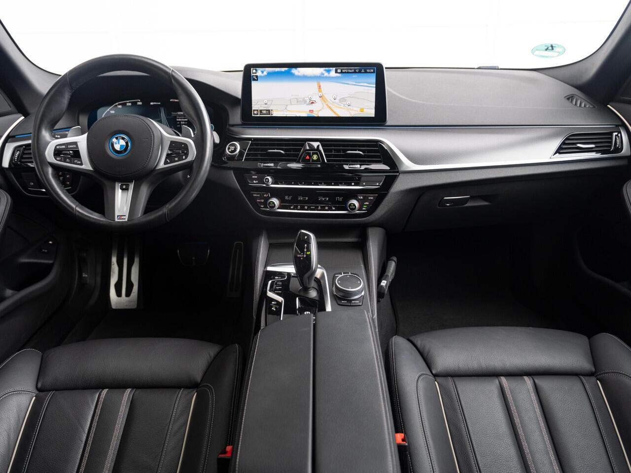 BMW 5-SERIE Sedan 520e | High Executive | M Sportpakket | Verwarmd Stuurwiel | Schuif-/kanteldak | Stoelverwarming | Head-Up Display | 19''