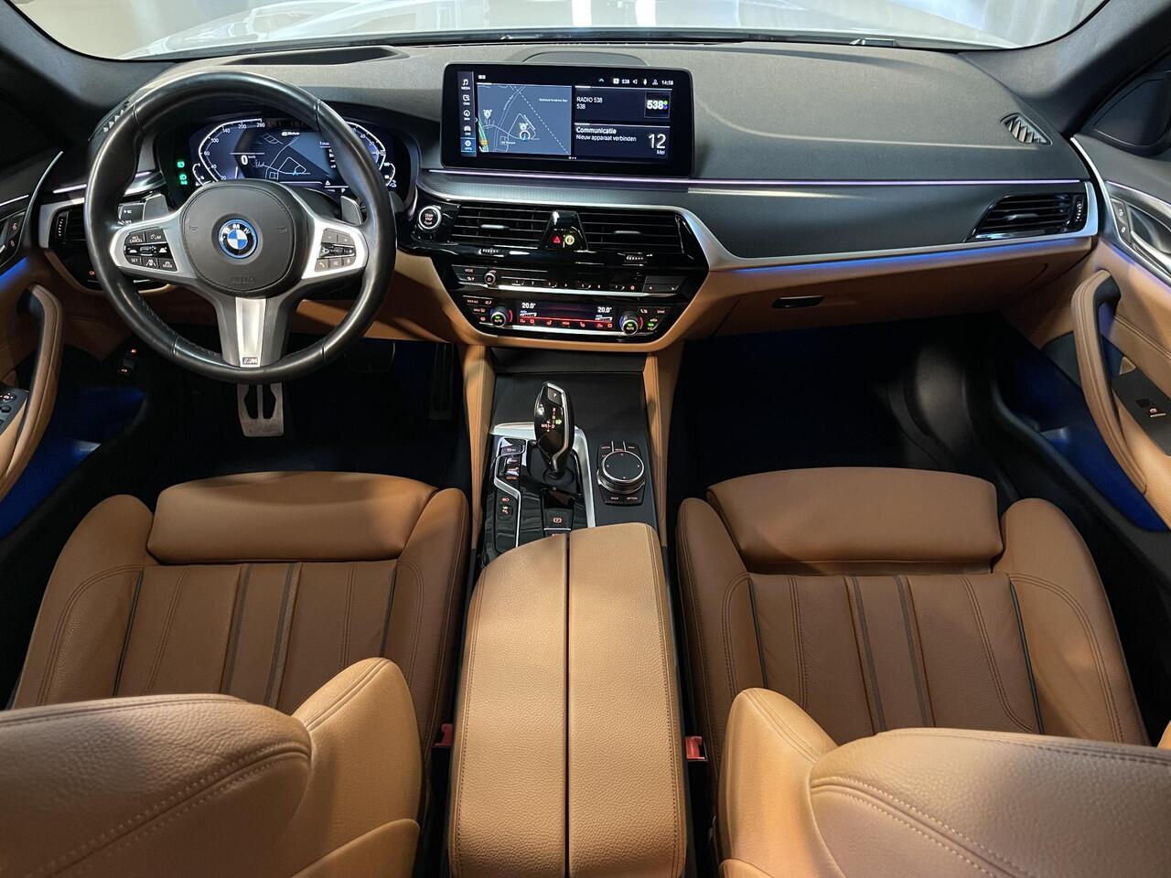 BMW 5-SERIE Touring 530e xDrive High Executive M Sport 18"/Laser LED/Leder/Head-up/Keyless/Trekhaak/Stoelverwarming/Adaptieve cruise/Dodehoek/Camera/Apple Carplay & Android Auto/HiFi
