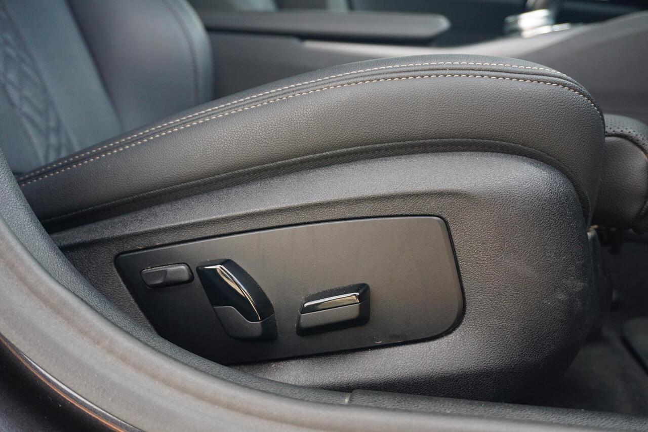 BMW 5-SERIE Sedan 530i M Sportpakket Schuif-/kanteldak / Head-Up Display / HiFi System