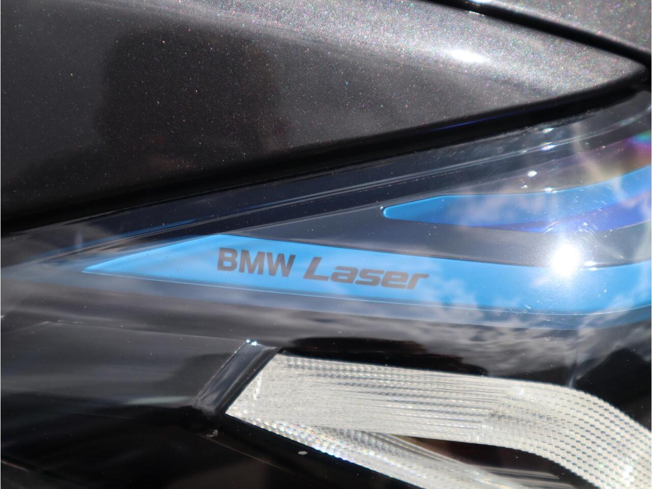 BMW 5-SERIE 545e xDrive High Executive M Sport / Schuifdak / Comfortleder / Adaptive Cruise / Stuurwielverwarming