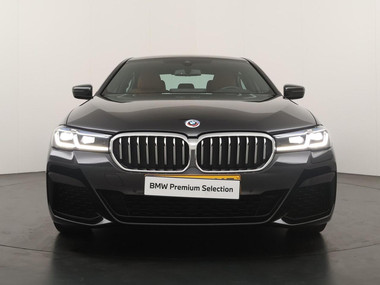 BMW 5-SERIE 520i Business Edition Plus M Sportpakket | Laserlight | HiFi |