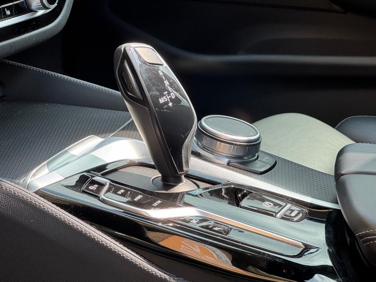 BMW 5-SERIE TOURING 530e PHEV M-SPORT PANODAK/LEER/LASER/TREKHAAK/NL-AUTO