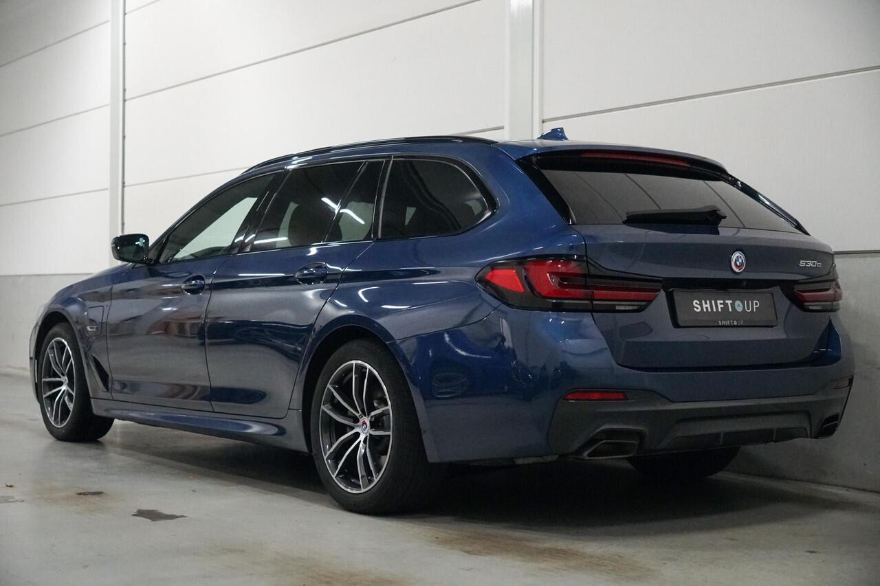 BMW 5-SERIE Touring 530e M-Sport | Panoramadak | Driving Assistant Professional | Hifi | Elektr. Trekhaak