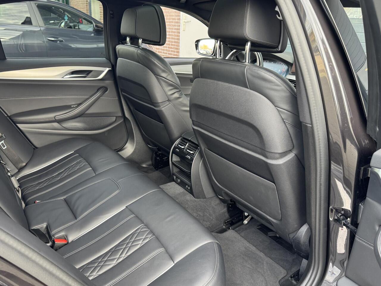 BMW 5-SERIE 520i BUSINESS EDITION PLUS I M SPORTPAKKET I SCHUIFDAK I TREKHAAK I PARKING PACK I LASER LIGHTS