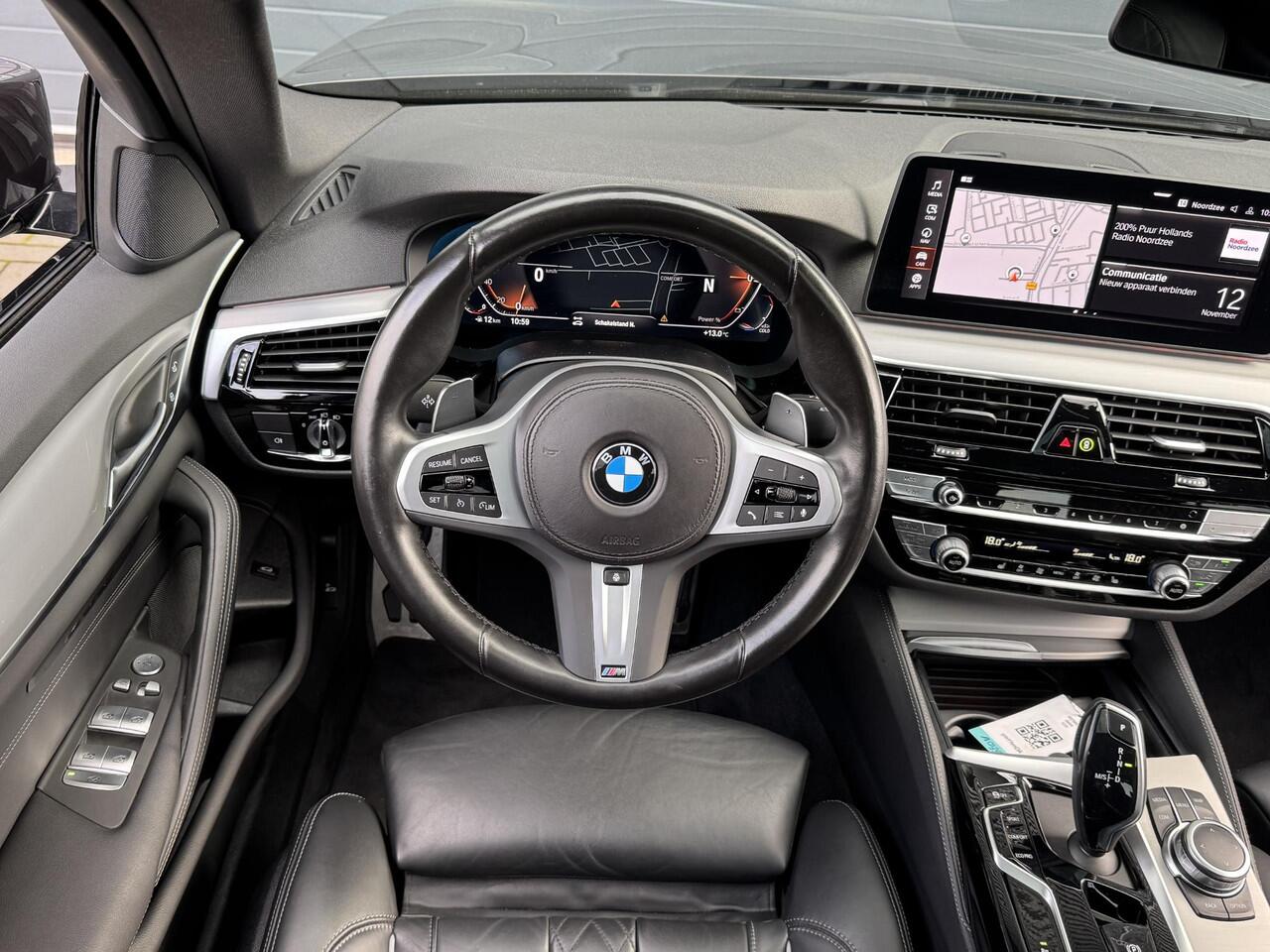 BMW 5-SERIE 520i BUSINESS EDITION PLUS I M SPORTPAKKET I SCHUIFDAK I TREKHAAK I PARKING PACK I LASER LIGHTS