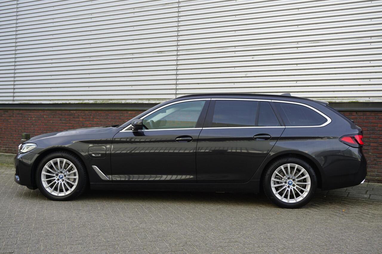 BMW 5-SERIE Touring 530e xDrive Business Edition Plus/Laser Led/Leer/ Origineel Nederlands