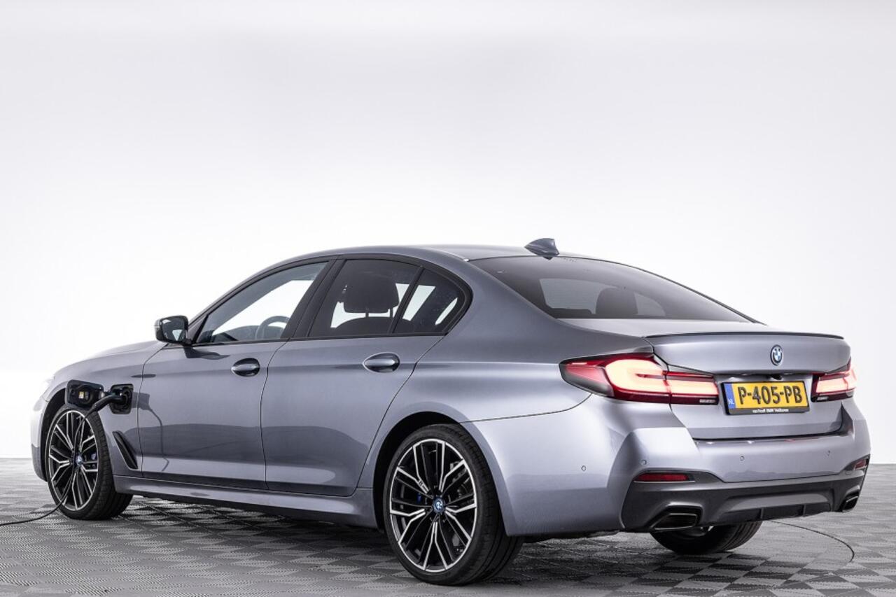 BMW 5-SERIE 520 e Business Edition Plus M-Sport | SCHUIFDAK | LEDER | harman/kardon ? 1e Eigenaar