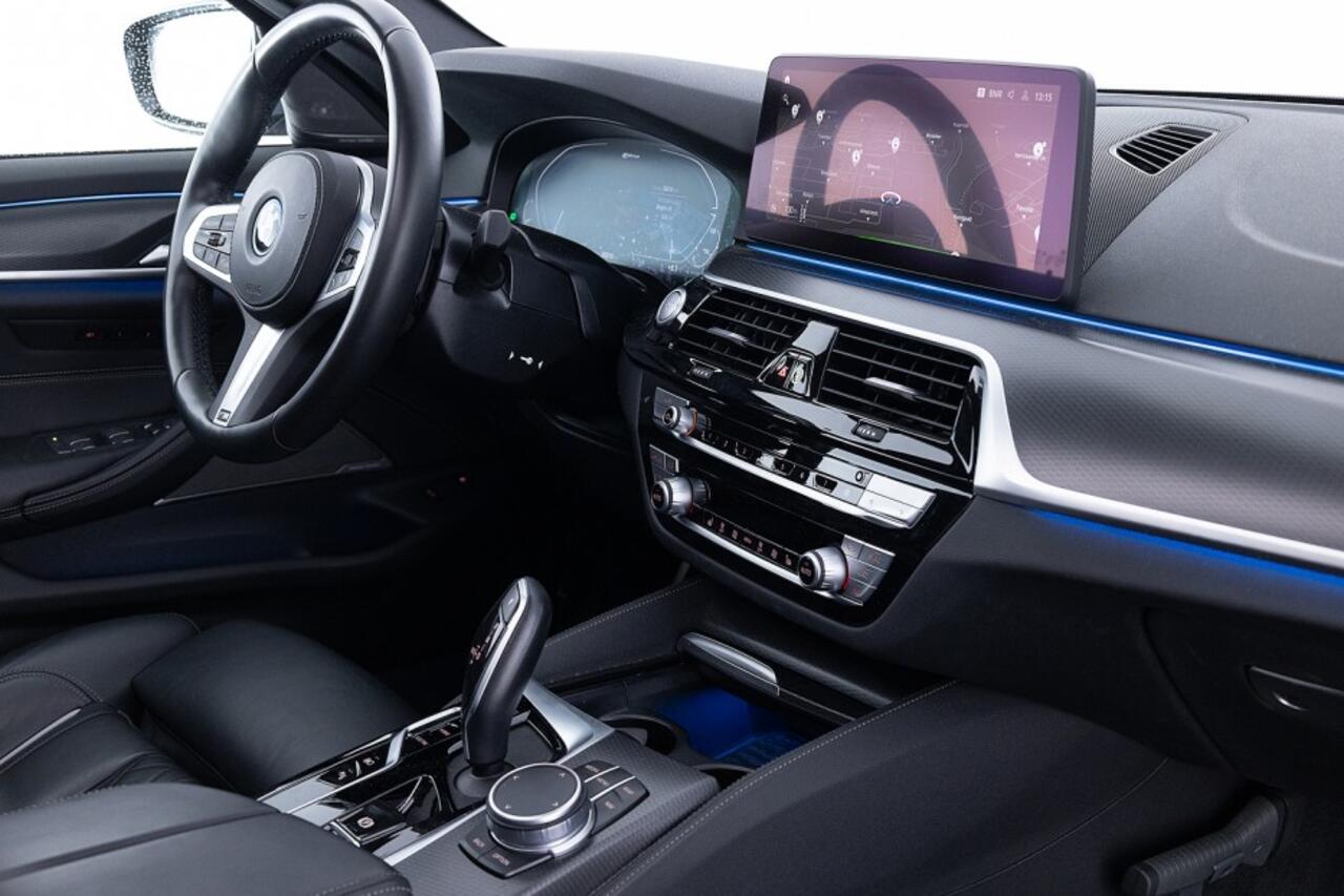 BMW 5-SERIE 520 e Business Edition Plus M-Sport | SCHUIFDAK | LEDER | harman/kardon ? 1e Eigenaar