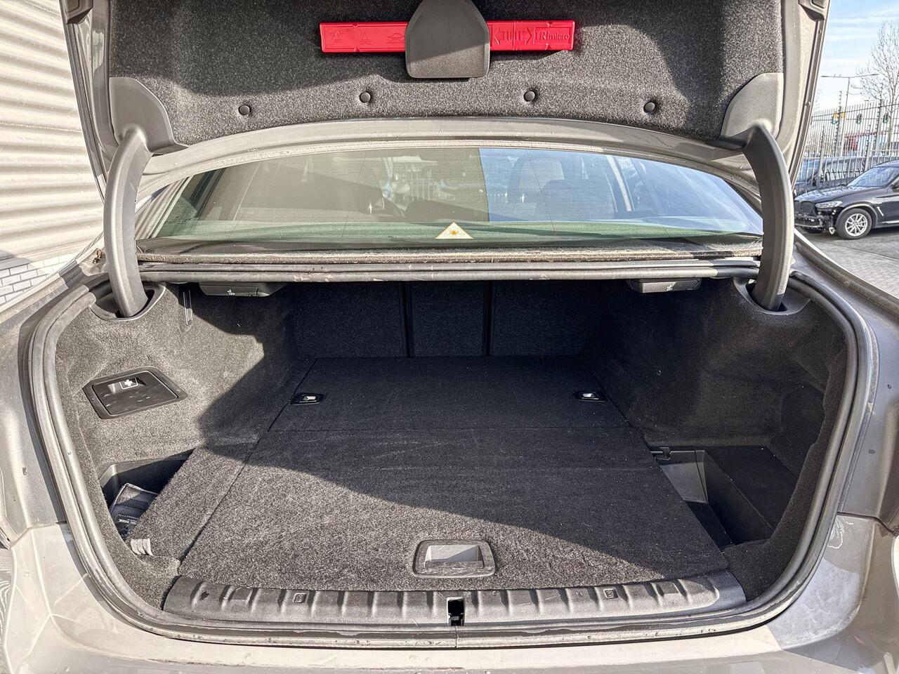 BMW 5-SERIE Sedan 545e xDrive High Executive / M Sportpakket / CoPilot Pack / Stoelventilatie / Schuif-/kanteldak / Laserlight / Parking Assistant Plus / BMW Head-Up Display / Harman Kardon