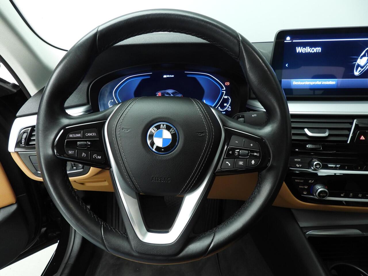 BMW 5-SERIE Sedan 545e xDrive | Laserlicht | Leder | Navigatie | Trekhaak | Comfortzetels | Stoelverwarming | DAB | Alu 18 inch