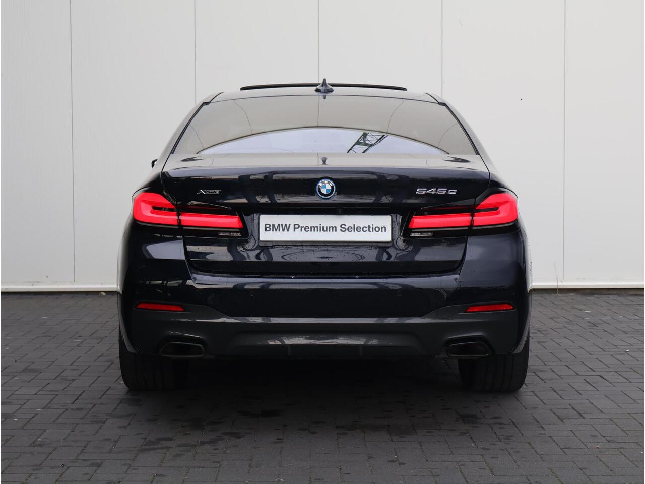 BMW 5-SERIE 545e xDrive Business Edition Plus M Sportpakket/ Stuurwielrand verwarmd/ Achteruitrijcamera/ Active Cruise Control/ Head-Up/ HiFi/ Panoramadak