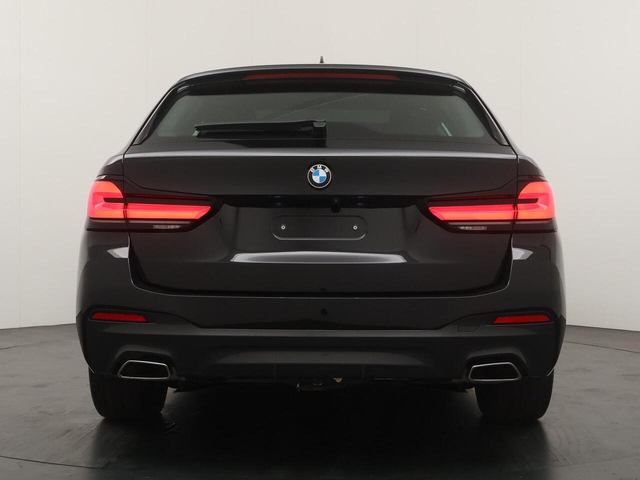 BMW 5-SERIE Touring 540i xDrive | M-Sport | Harman Kardon | Co-Pilot | Soft Close | Comfortstoel | Stoelventilatie en verwarming | Panoramadak | Head-Up | 4 Zone Airco |