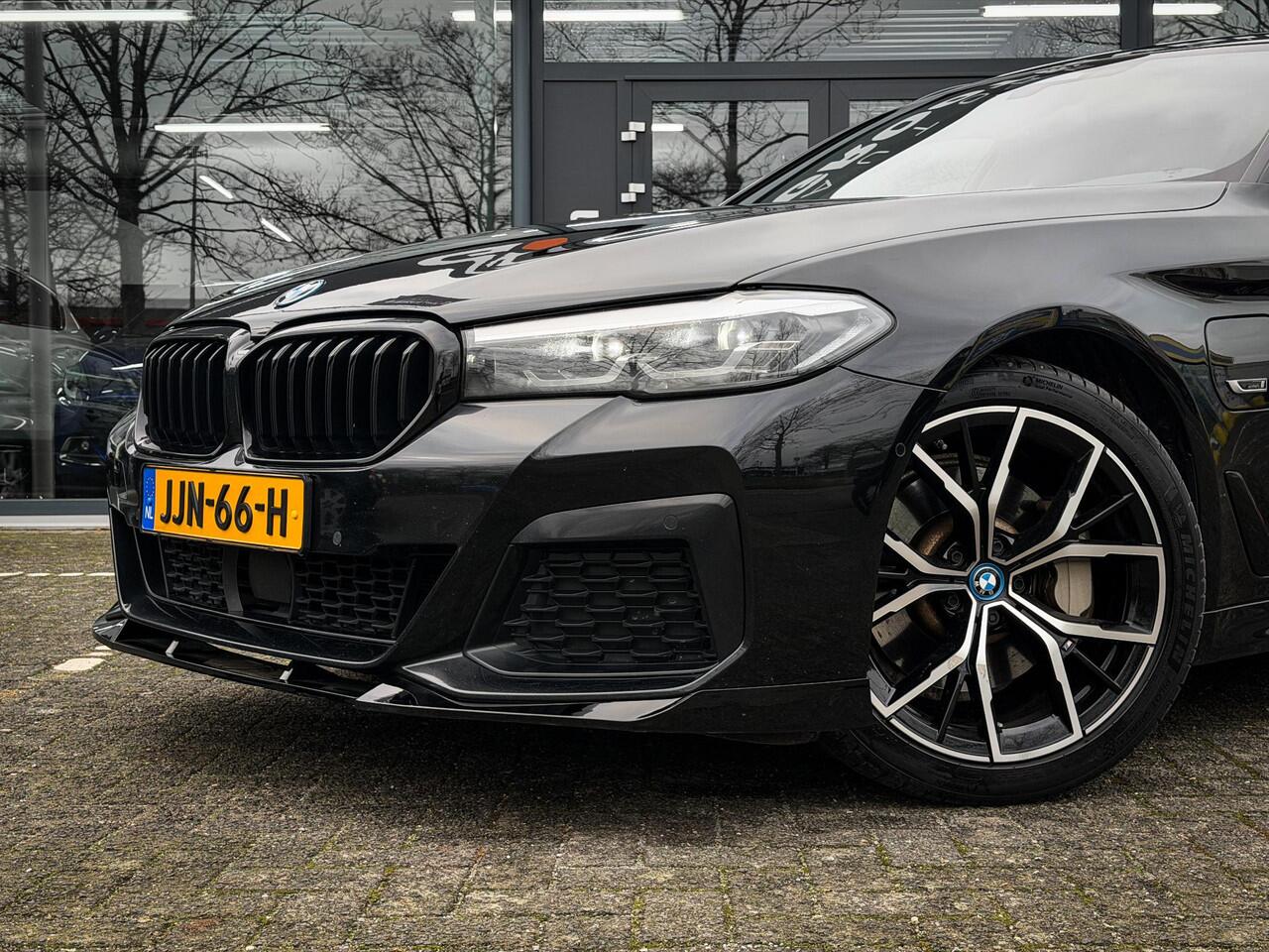BMW 5-SERIE Touring 530e Business Edition Plus M-Sport|Panorama|Shadow|Trekhaak|Stoel/stuurverwarming