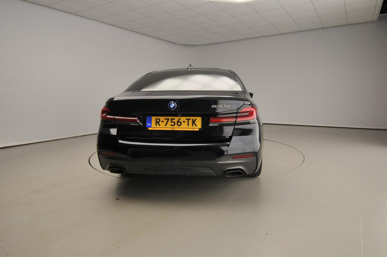 BMW 5-SERIE Sedan 530e | M-Sportpakket | Laserlicht | Leder | Navigatie | Active cruise | Schuifdak | trekhaak | DAB | Hifi speakers | Alu 19 inch
