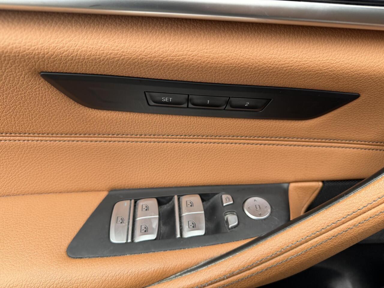 BMW 5-SERIE 530e Business Edition Plus | Panoramadak | Camera | Lederen Bekleding | Laser | Elektrische Trekhaak |