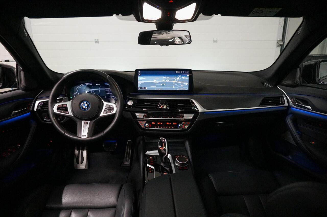 BMW 5-SERIE 530e M-Sport | M-Stoelen | Schuifdak | Alcantara hemel | Head Up | Harman Kardon