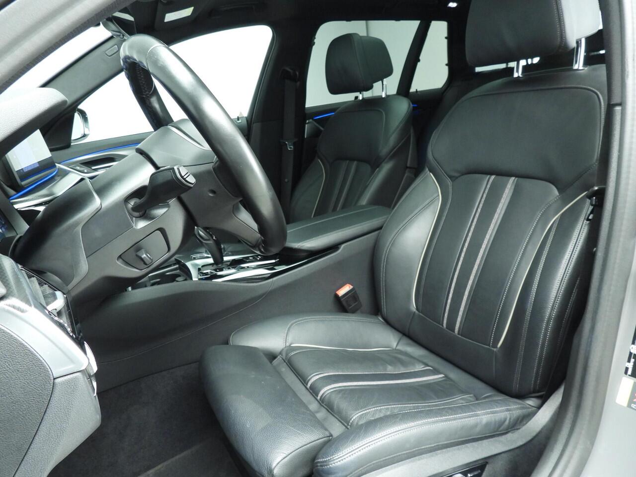 BMW 5-SERIE Touring 520e | M-Sportpakket | Laserlicht | Leder | HUD | Active cruise | Schuifdak | Comfortzetels | DAB | Hifi speakers | Alu 18 inch