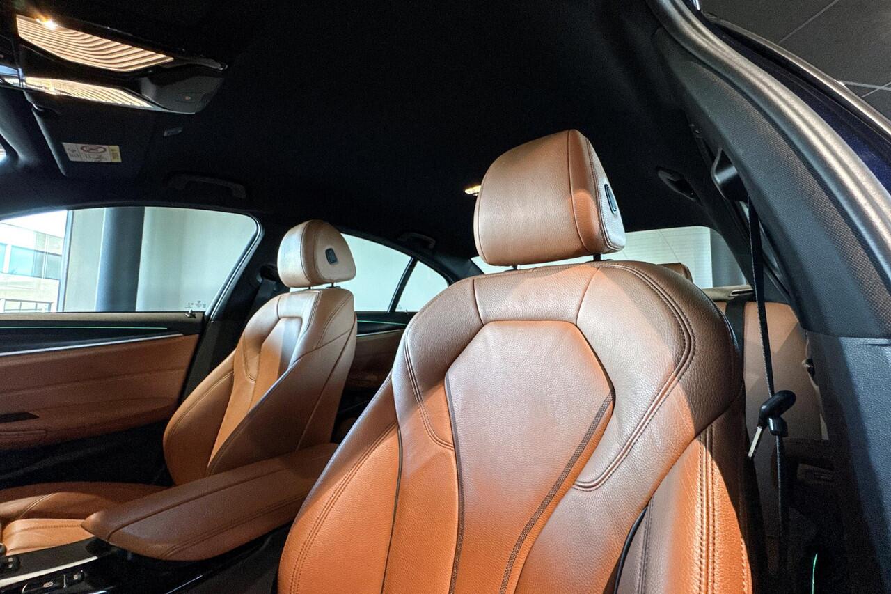 BMW 5-SERIE Sedan 520i Business Edition Plus | M Sport | Stoelverwarming | Achteruitrijcamera | Laserlight |