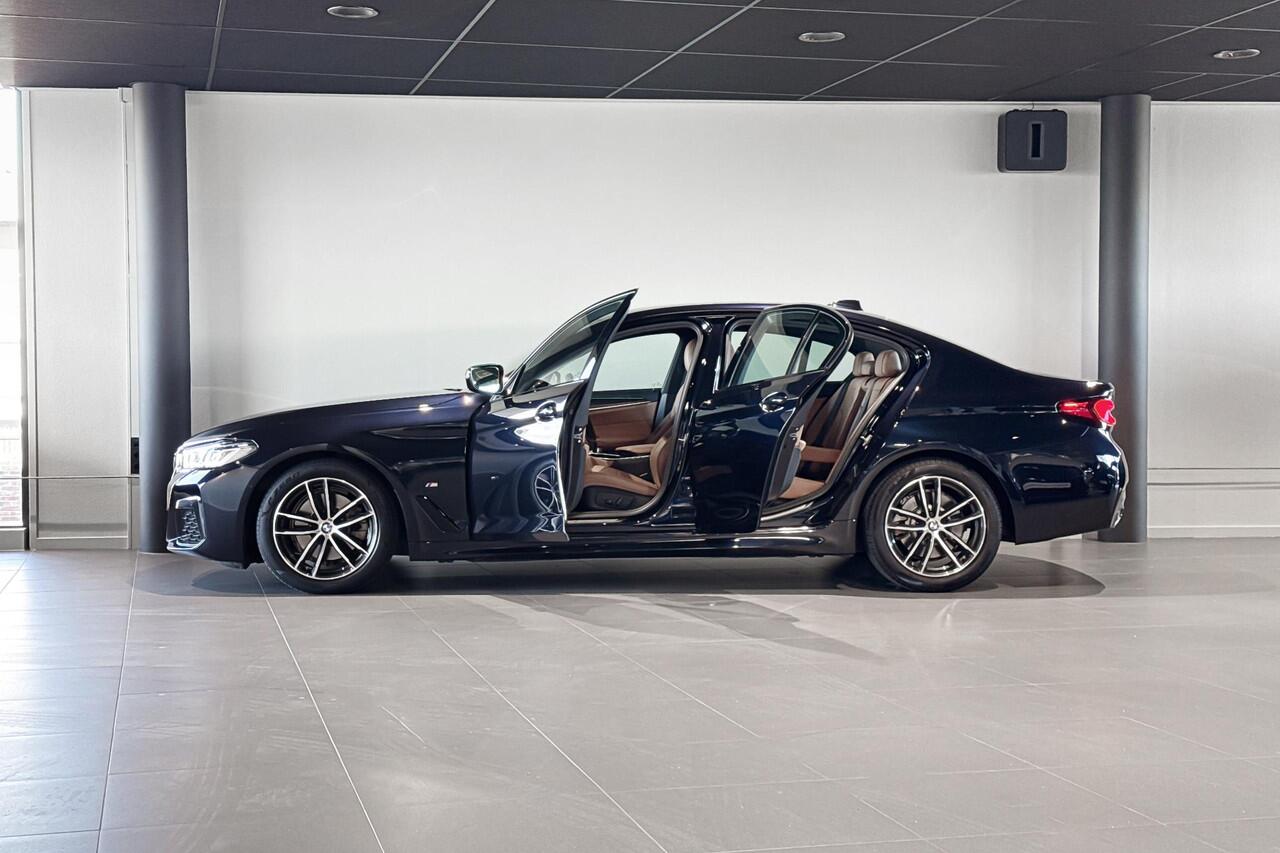 BMW 5-SERIE Sedan 520i Business Edition Plus | M Sport | Stoelverwarming | Achteruitrijcamera | Laserlight |