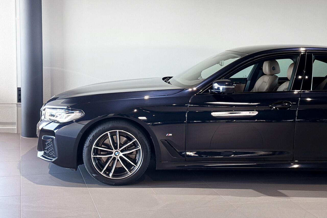 BMW 5-SERIE Sedan 520i Business Edition Plus | M Sport | Stoelverwarming | Achteruitrijcamera | Laserlight |