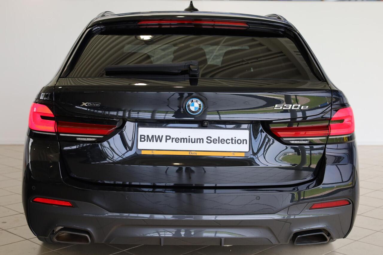 BMW 5-SERIE Touring 530e xDrive | M Sportpakket Pro | Panorama Dak | Driving Assistant Professional | Harman/Kardon | Trekhaak | 4-Wielsturing
