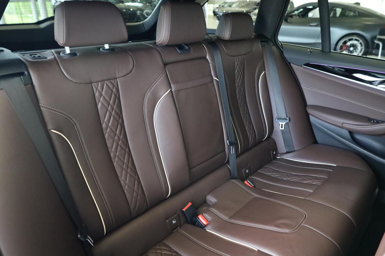 BMW 5-SERIE Touring 530e xDrive | M Sportpakket Pro | Panorama Dak | Driving Assistant Professional | Harman/Kardon | Trekhaak | 4-Wielsturing