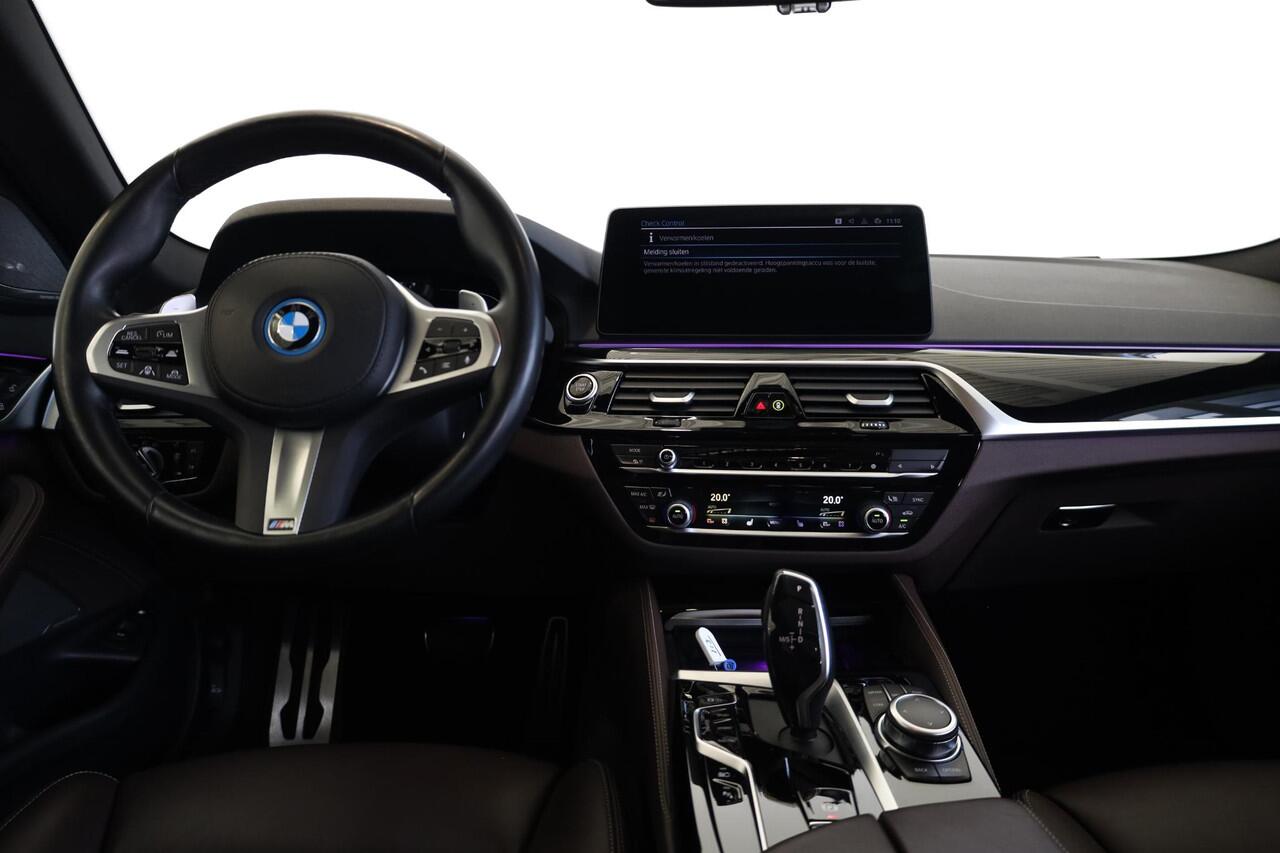 BMW 5-SERIE Touring 530e xDrive | M Sportpakket Pro | Panorama Dak | Driving Assistant Professional | Harman/Kardon | Trekhaak | 4-Wielsturing