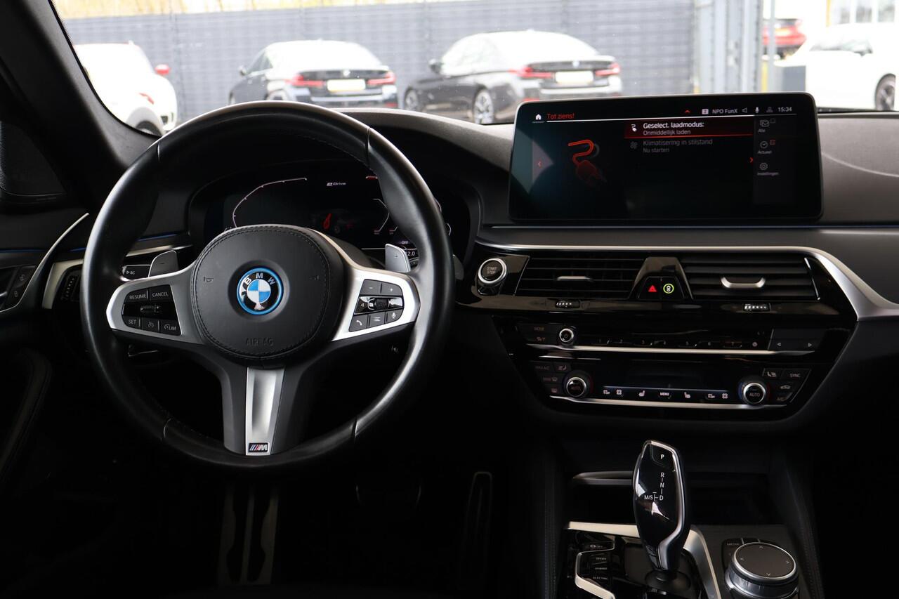 BMW 5-SERIE 545e xDrive | M Sport | Panorama Dak | Stoelverwarming