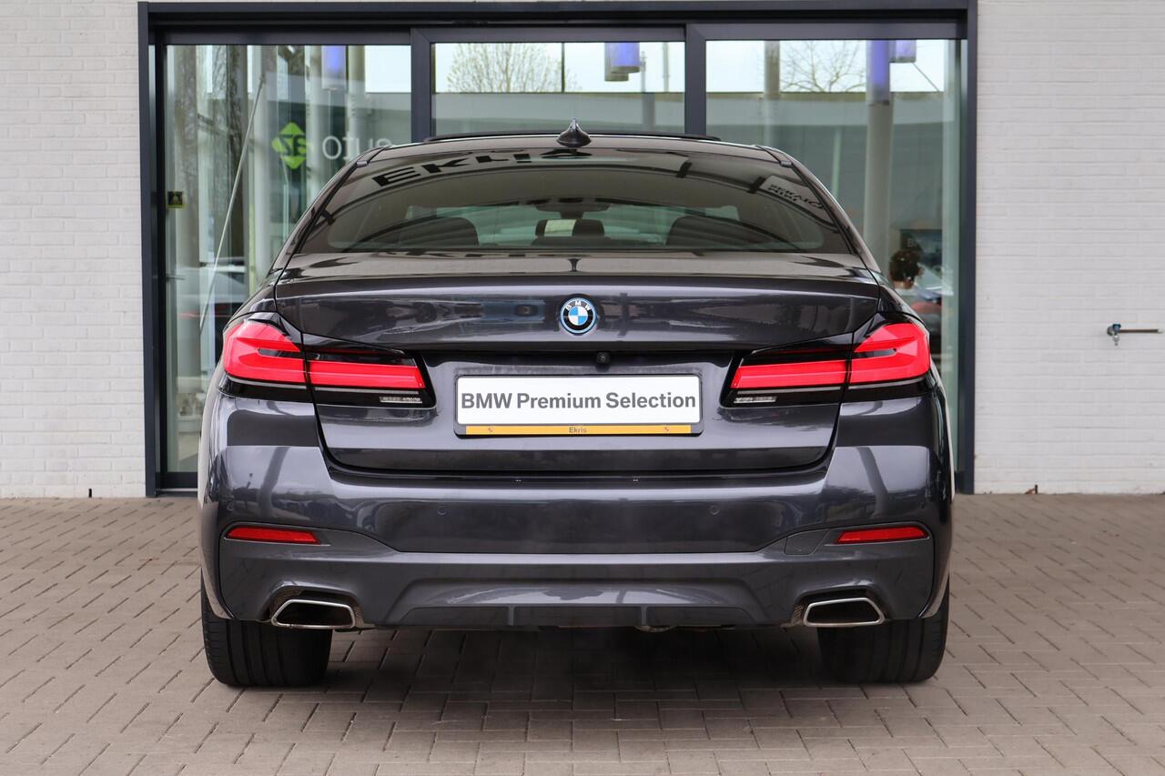BMW 5-SERIE 545e xDrive | M Sport | Panorama Dak | Stoelverwarming