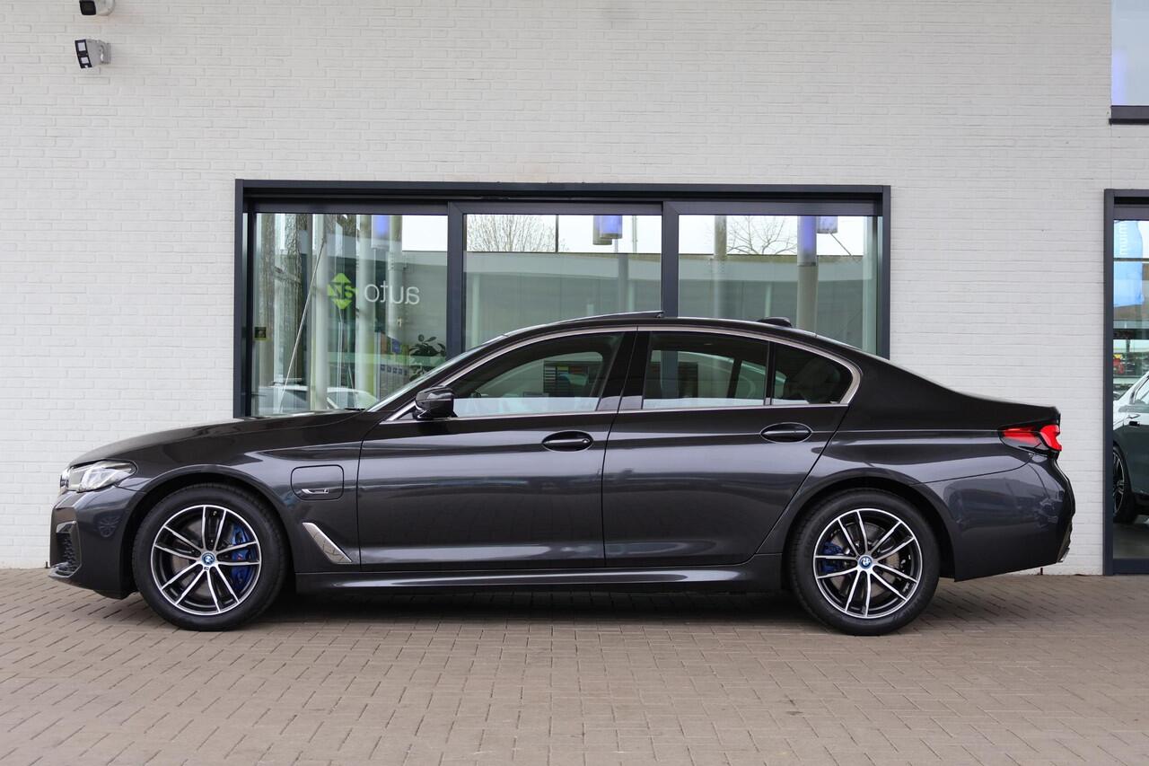 BMW 5-SERIE 545e xDrive | M Sport | Panorama Dak | Stoelverwarming