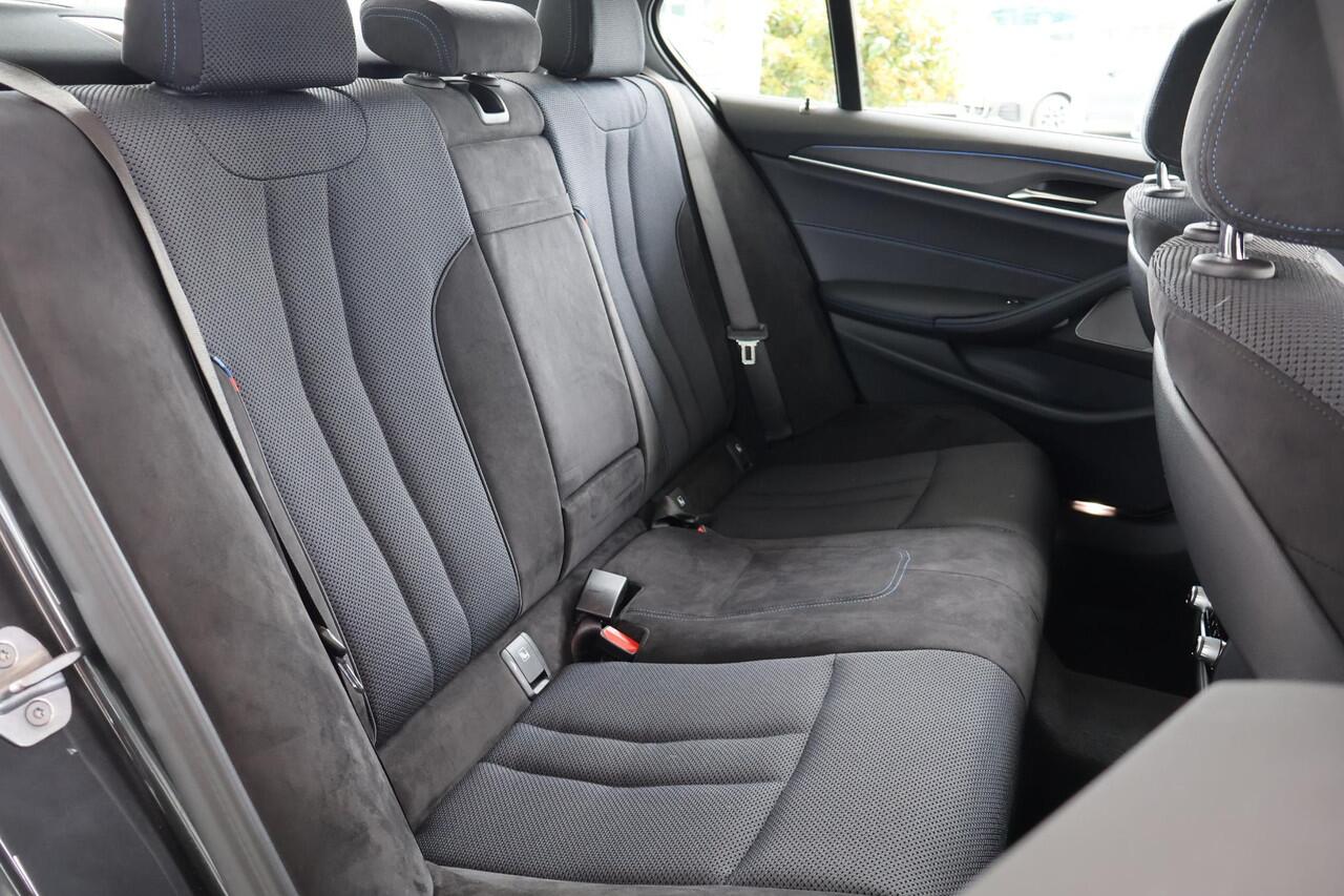BMW 5-SERIE 545e xDrive | M Sport | Panorama Dak | Stoelverwarming