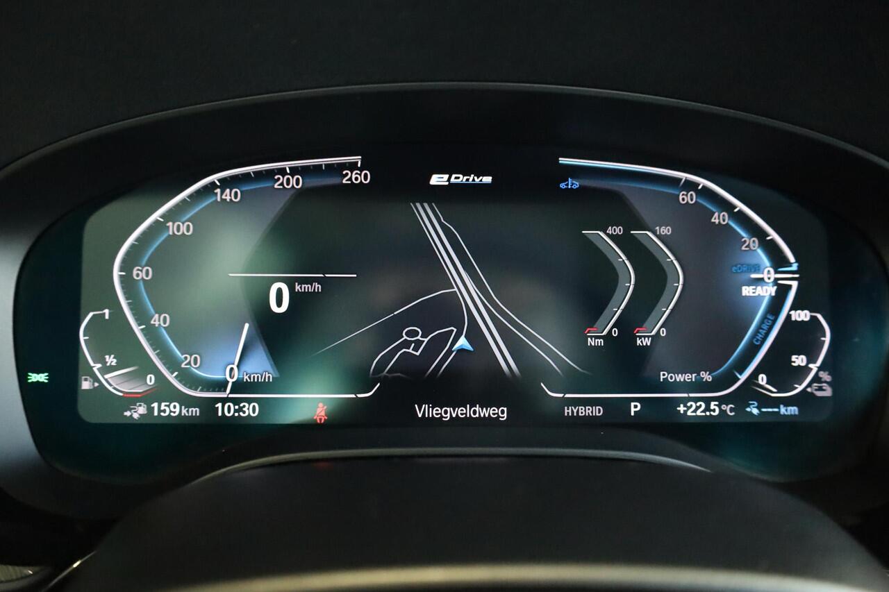 BMW 5-SERIE Touring 520e Business Edition Plus | Stoelverwarming | Trekhaak | Electrische stoelen | Apple Carplay/Android Auto