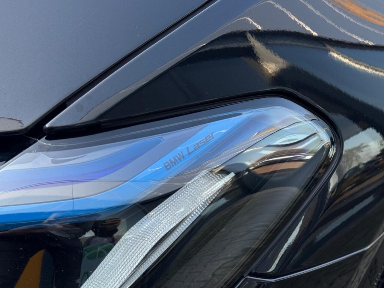 BMW 5-SERIE 530e M Sport - Pan dak - Laser LED - stoel/st verwarming - electr trekhaak